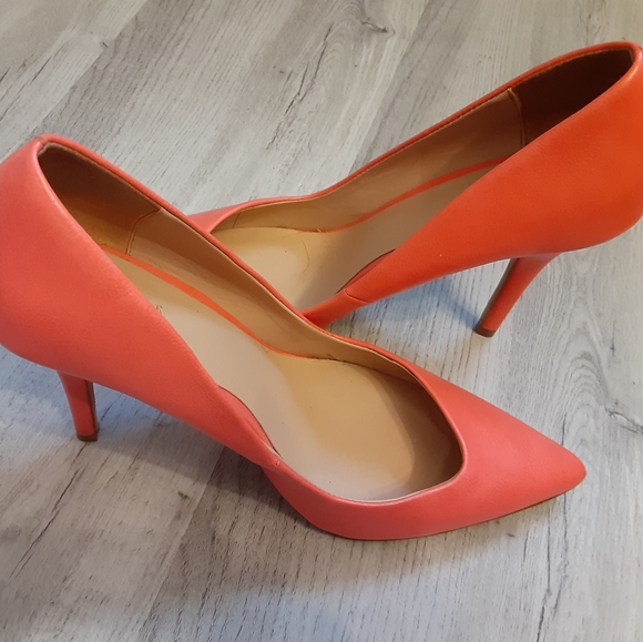 Shoes - Picture 3 of 4